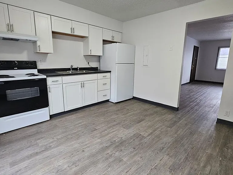 3731 12th Ave SW — Photo 7