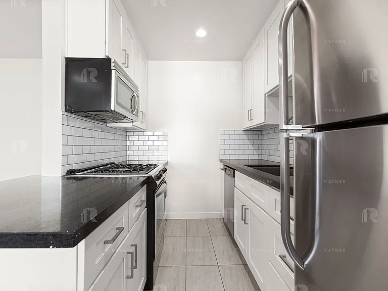 (AR/GA/YO:B) 7259 Willoughby Avenue — Photo 7