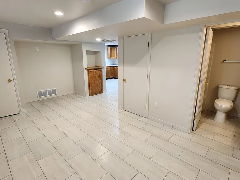 1144 Hazen St SE #B — Photo 7