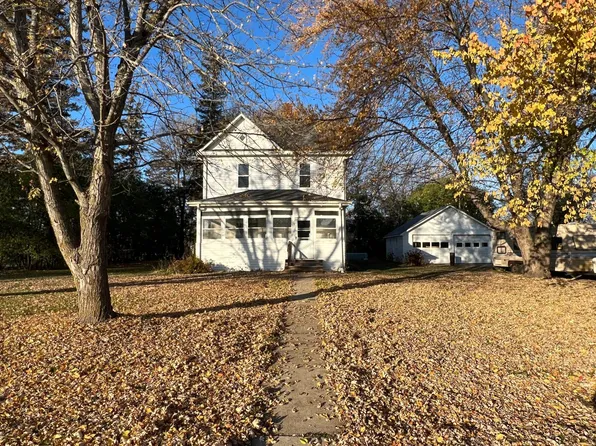 121 2nd St, Clinton, MN 56225