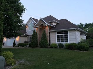 1505 Belle Plane Cir, Green Bay, WI 54313