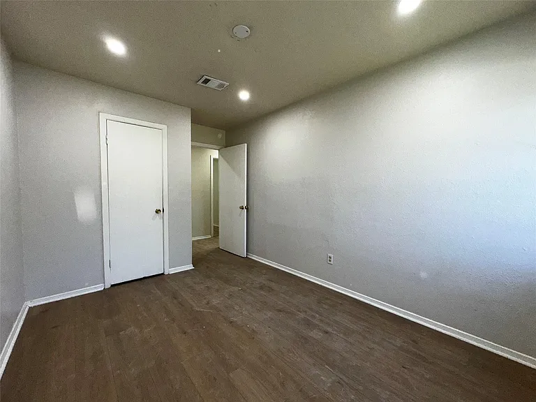 12815 Segrest Dr — Photo 15
