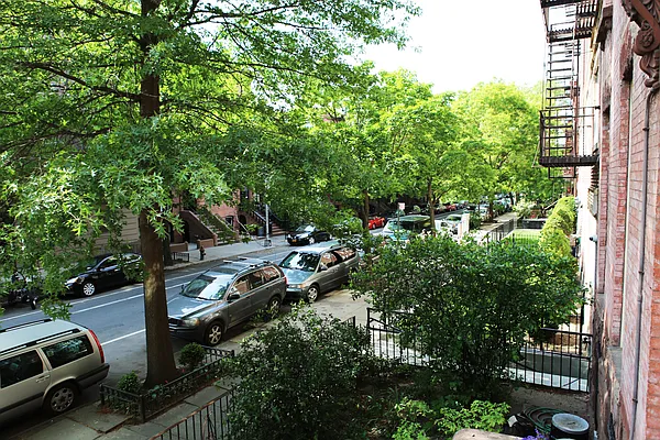 Rented by Chris Stewart, LREB | media 29