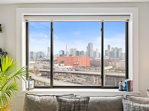 108 Palisade Avenue image 1 of 21