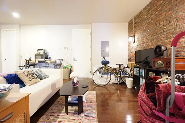 Rented by Rennit Inc. | media 19