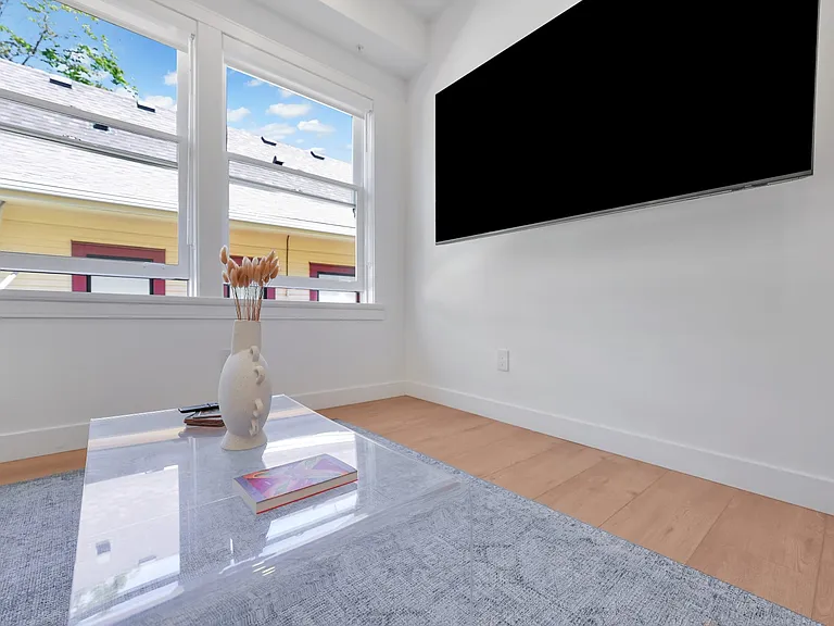 957 Nicola St #202 — Photo 16