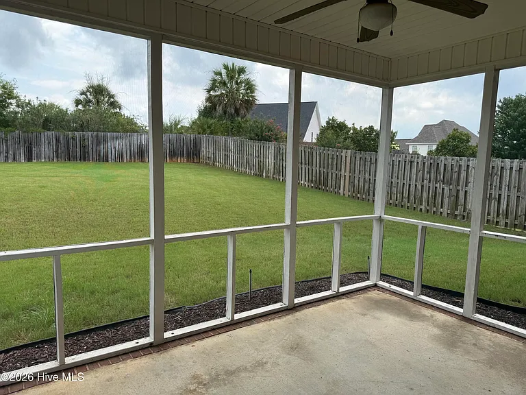 925 Woody Hill Cir — Photo 32