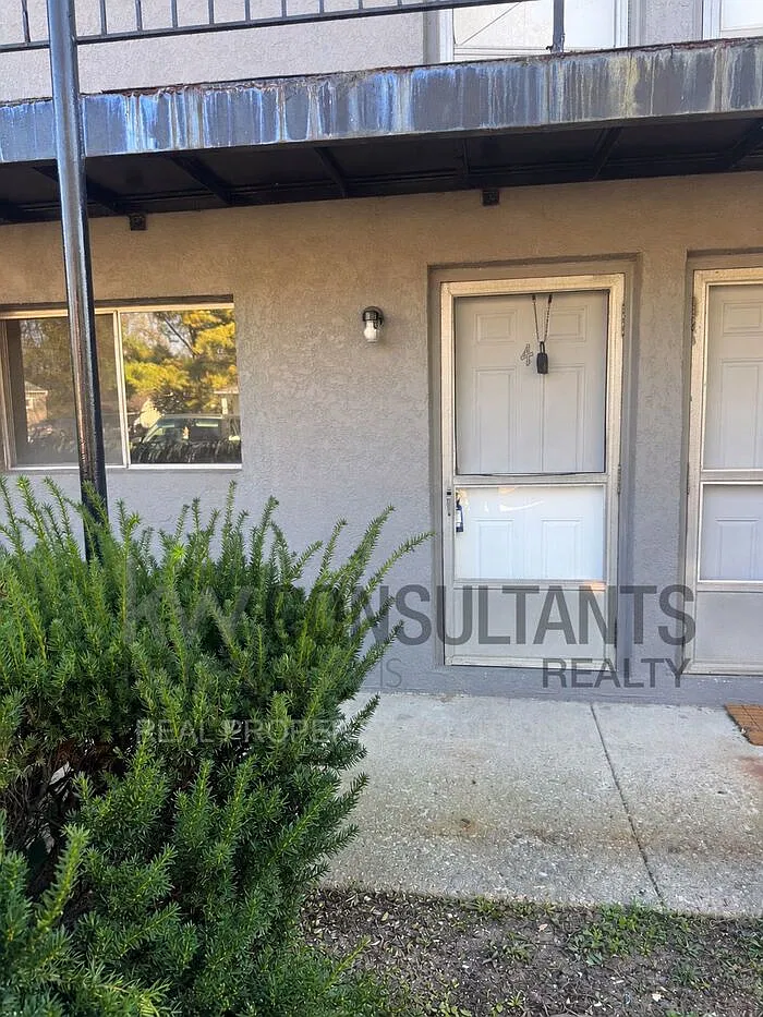 1 bed, 1.0 bath, 442 sqft, $695 — Photo 2