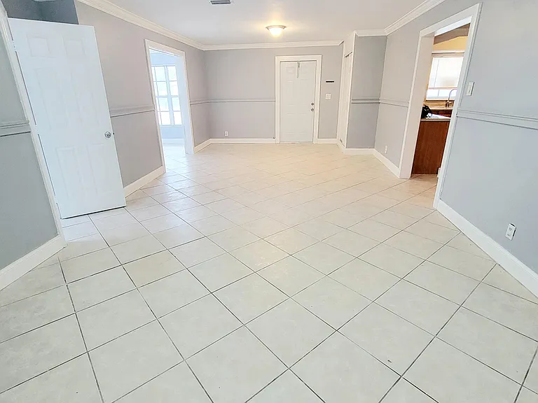 2021 NW 64th Ave #A — Photo 5