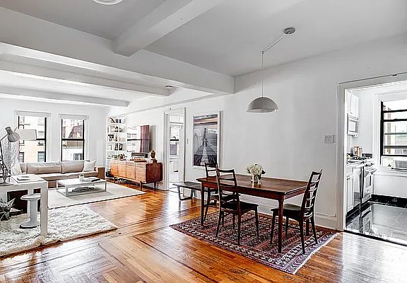 2nd image of 110 W 86th St APT 8B