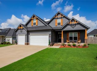 6414 S 60th St, Rogers, AR 72758