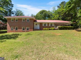 82 Pineview Cir, Forsyth, GA 31029