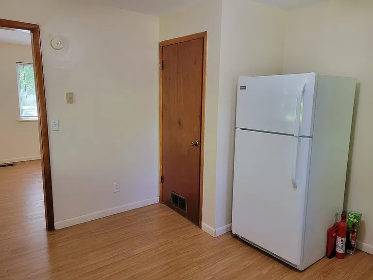 136 Glen Kitchen facing SW