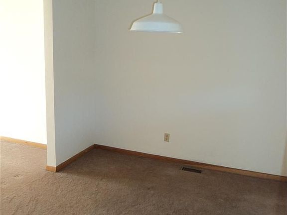 3rd image of 434 Sycamore Dr