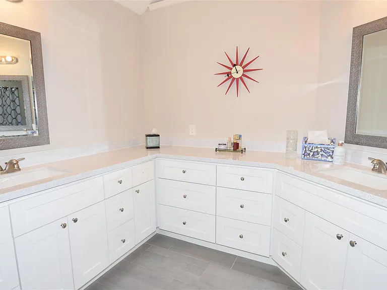 22922 Glenover Dr — Photo 25