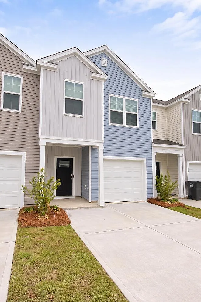 Building Photo - 174 Yarrow Way