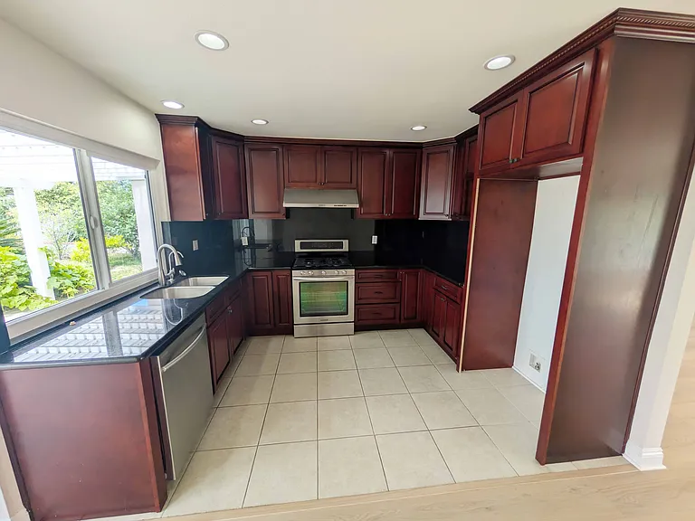 20239 Damietta Dr — Photo 6