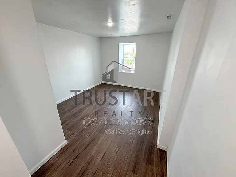 2317 N 15th St #7 — Photo 6