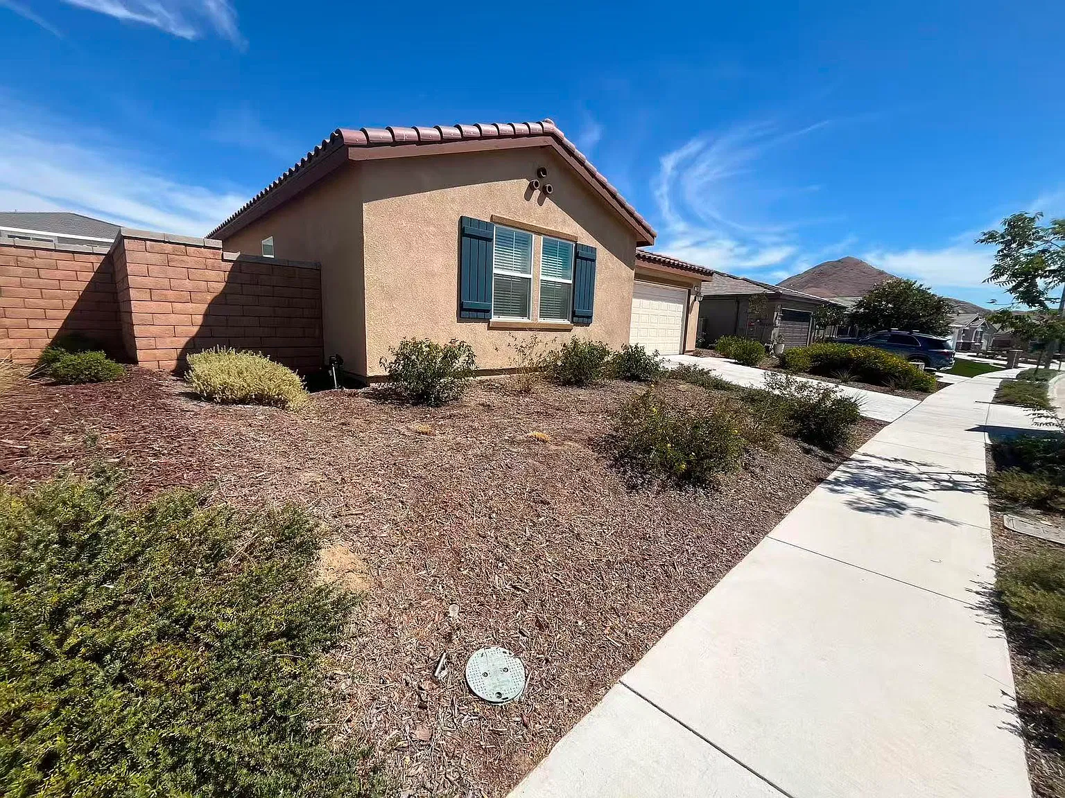 4 bed, 2106 sqft, $3,500 — Photo 2