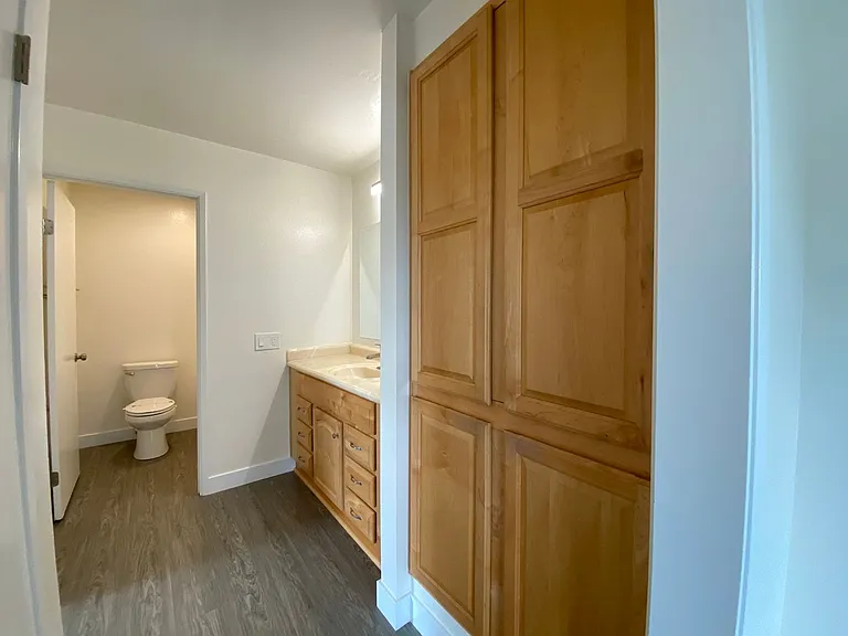 Adams Street Apartments — Photo 9