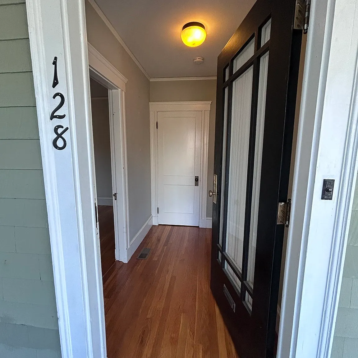 2 bed, 1.0 bath, 1068 sqft, $2,800 — Photo 2