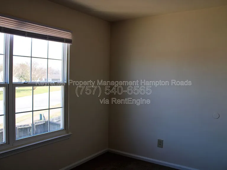 1 Peachtree Ct — Photo 24