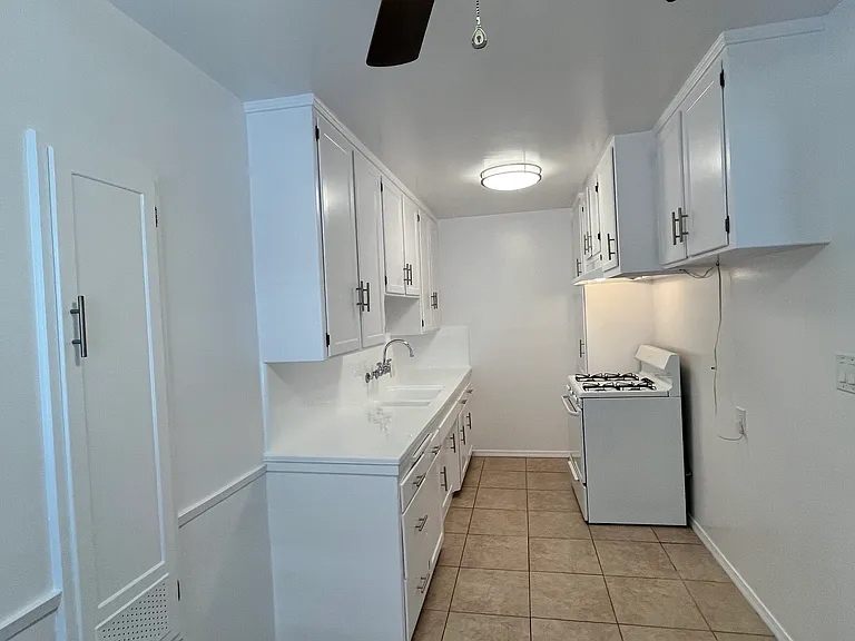1515-1517 E 3rd St — Photo 11