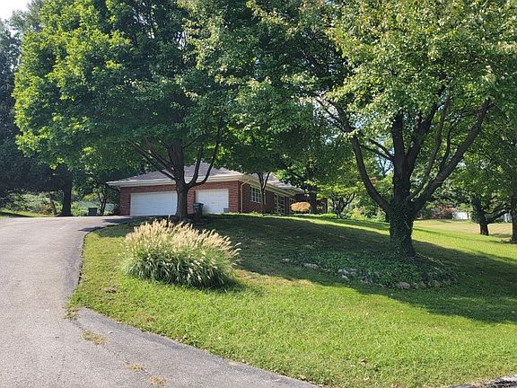 3rd image of 28 Bellerive Acres