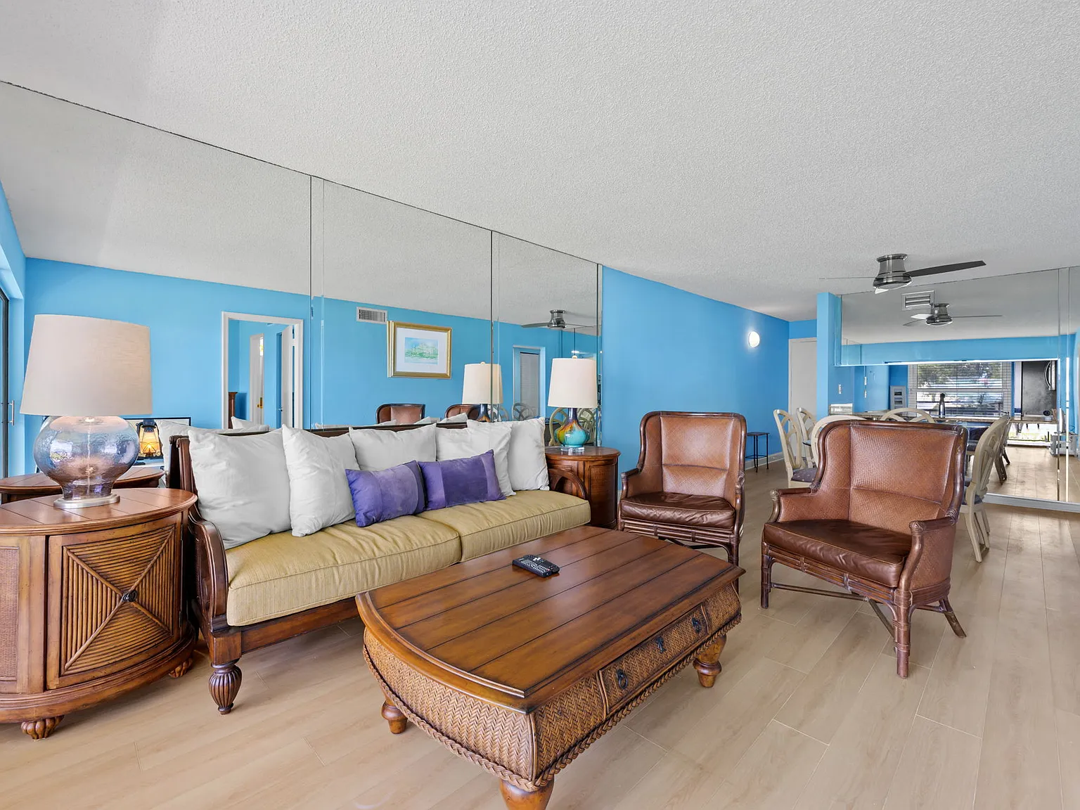 6177 Sun Blvd — Photo 1