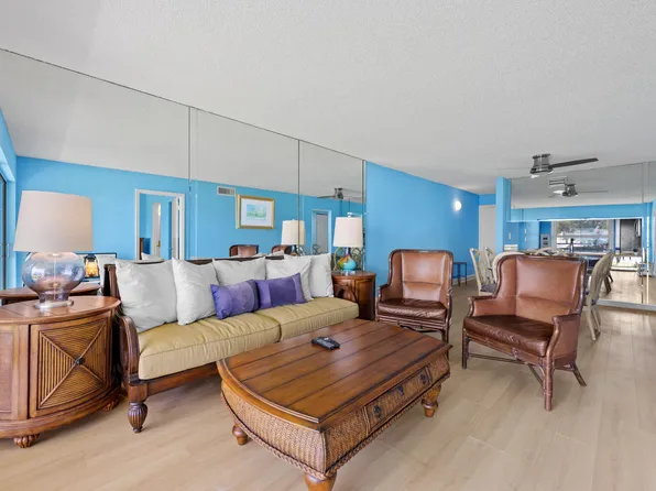 6177 Sun Blvd APT 215, Saint Petersburg, FL 33715