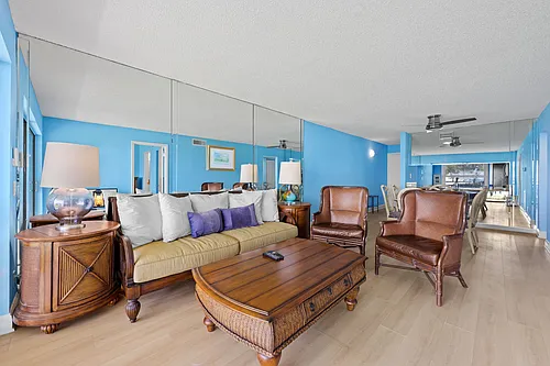 6177 Sun Blvd Photo 1