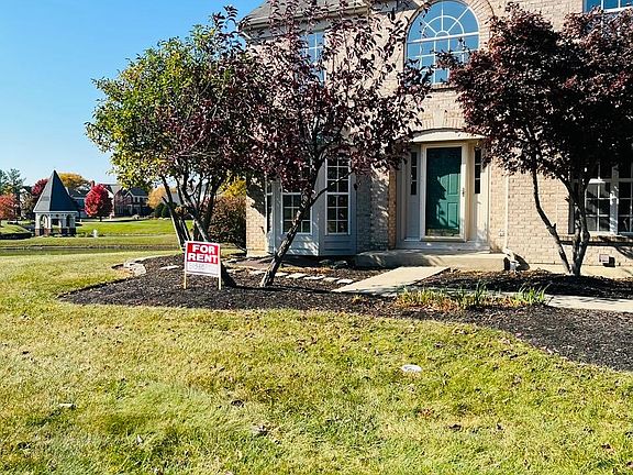 3rd image of 6725 Parklake Dr