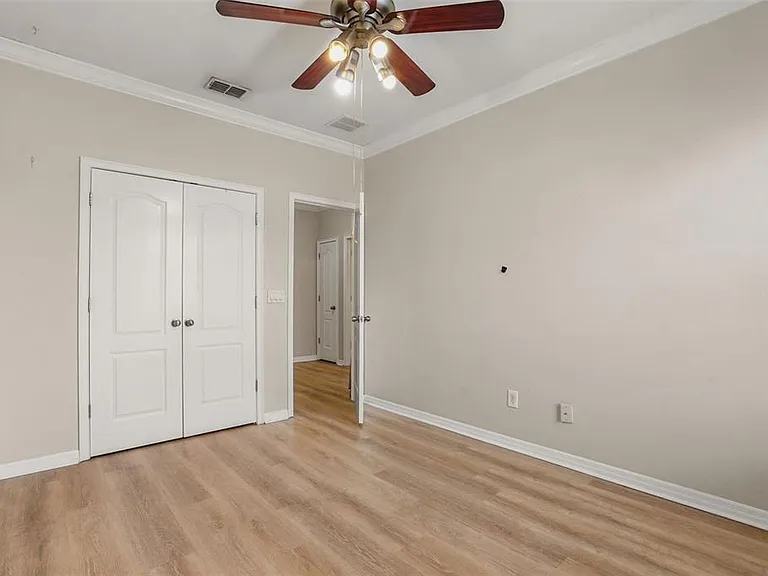 561 Telfair Square Ct — Photo 21