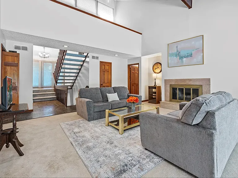 500 Hickory Hills Trl — Photo 4