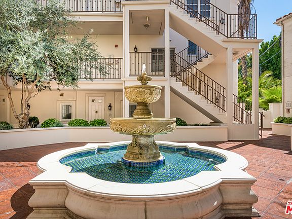 3rd image of 851 N San Vicente Blvd APT 318