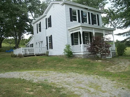 9035 Persimmon Grove Pike photo 1
