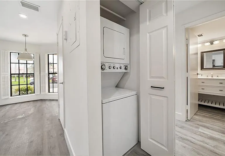 10300 Hidden Springs Ct — Photo 15
