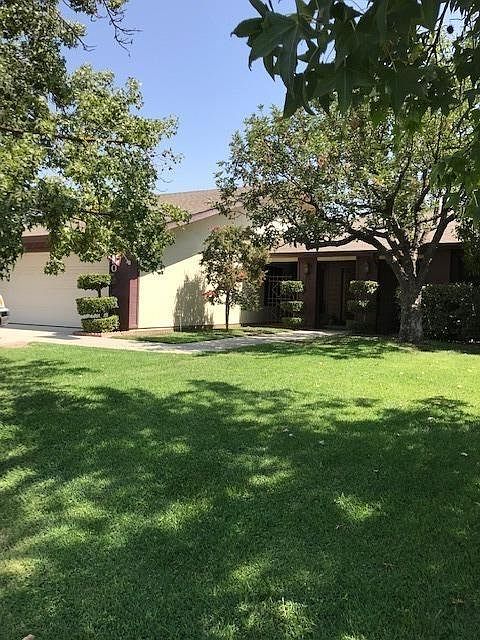1st image of 1820 E Hillcrest Dr