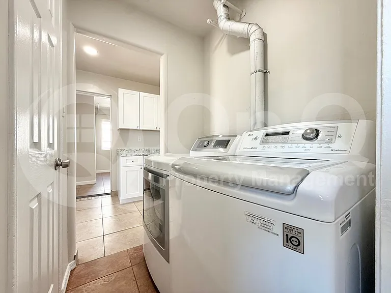 3026 W Pierce St — Photo 11