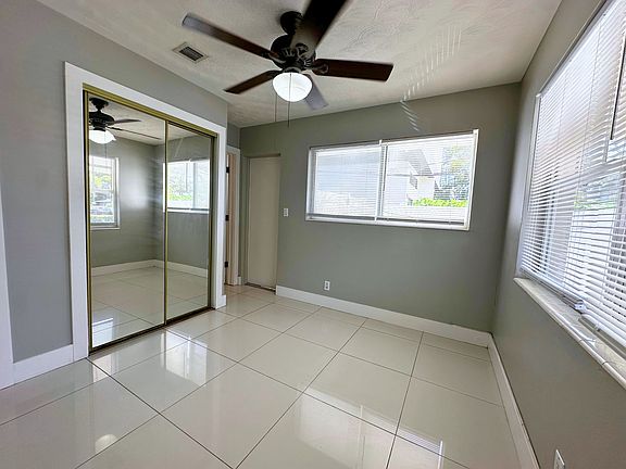 4th image of 824 NE 17th Ter #6