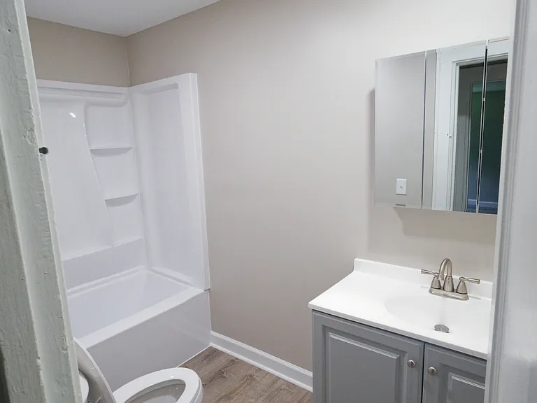 714 N Green St — Photo 6