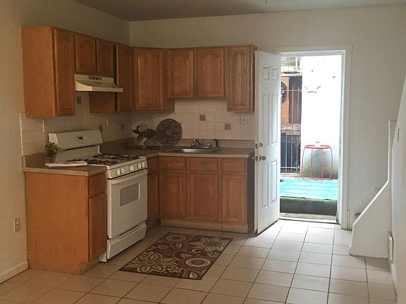 3rd image of 1553 N Orkney St