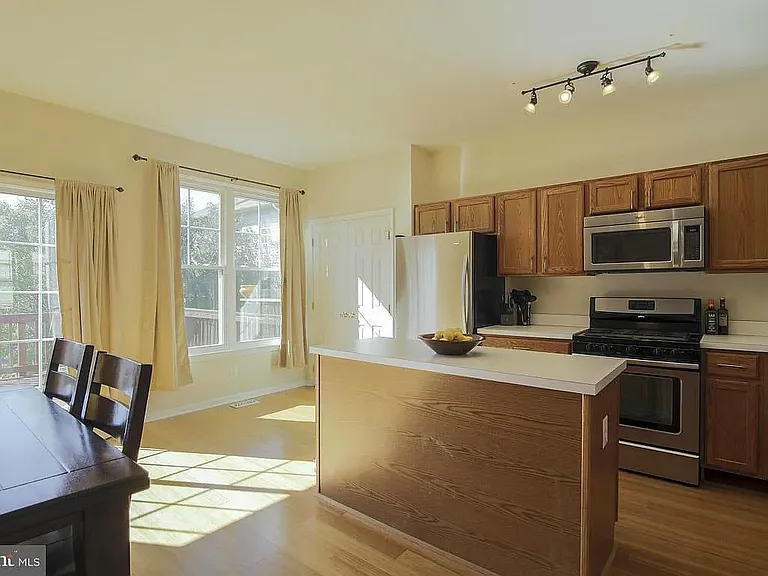 3512 Moon Way — Photo 8
