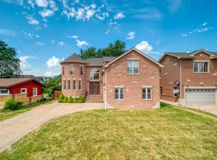 6828 Beckwith Rd, Morton Grove, IL 60053
