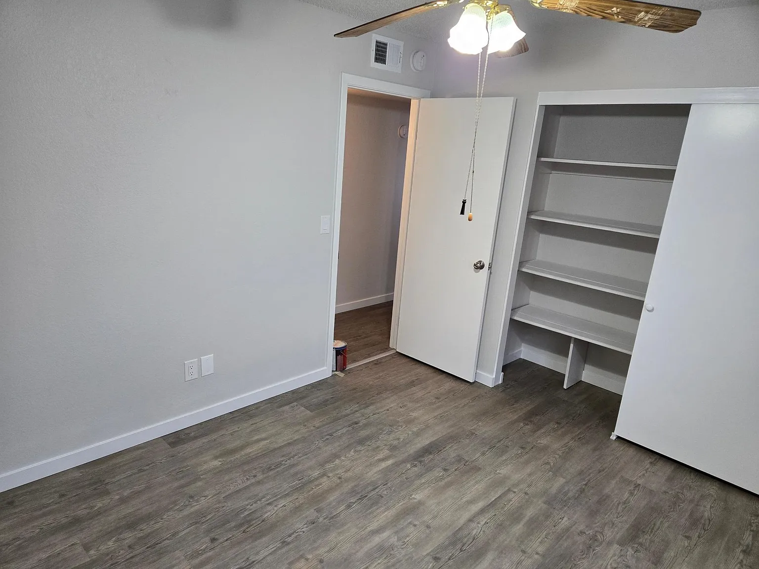 4 bed, 1921 sqft, $2,300 — Photo 4