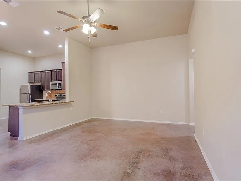 421 Jack Rabbit Ln #B — Photo 2