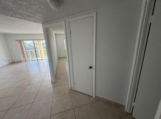 8290 Lake Dr APT 540, Doral, FL 33166