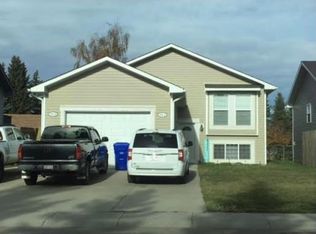 4922 Shannon Dr #B, Olds, AB T4H0C1