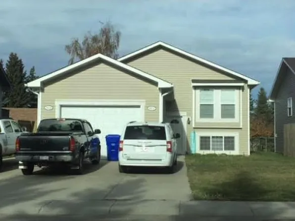 4922 Shannon Dr #B, Olds, AB T4H 0C1