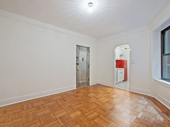 4th image of 127 W 82nd St APT 2B